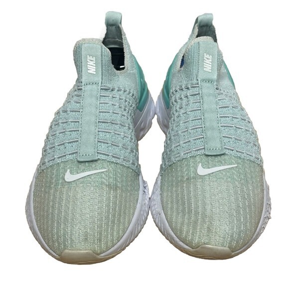 Nike Womens React Phantom Run Flyknit Green Sneakers Sz 6 Running - Picture 2 of 6